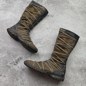 Vintage Moto Type Boots With Many Straps