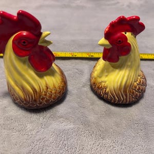 Vintage Hen & Rooster Collectable Salt and Pepper Shakers
