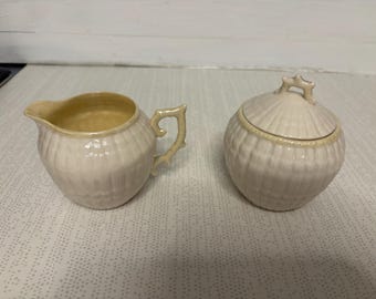 Hermosa y rara moneda Belleek de color crema y azúcar, 3.ª marca negra, 1926-46