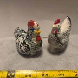 Vintage Hen & Rooster Collectable Salt and Pepper Shakers