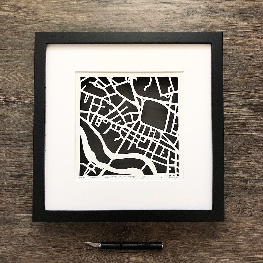 Harvard University ou Columbia Hand Cut Map Original Artwork | En