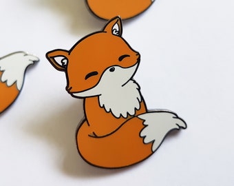 Enamel fox pin badge cute lapel pin, a perfect fox gift for animal lovers, autumn themed animal pin badge,