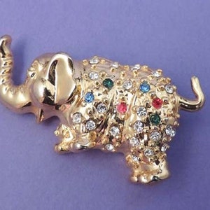 Vintage Rhinestone Elephant Brooch / Good Luck Elephant Brooch / Elephant Pin / Animal Brooch