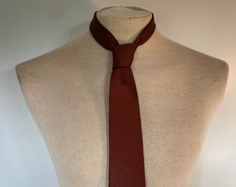 Vintage ‘Oscar de La Renta’ brown with blue dots silk tie