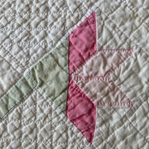 Pretty Appliqued Tylip Pink Flower Quilt Square~ LOADS of Hand Quilting  15&quot; x 15&quot;