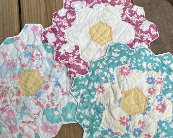 3 große verblasste Quiltblumen aus Omas Blumengarten