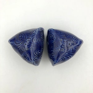 Ceramic Salt and Pepper Shakers - Blue Salt Shaker - Ceramic Seasoning Set - Tri-foot pottery - handbuilt salt and pepper -cobalt blue glaze