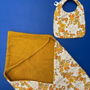 Unisex baby birth set, bath cape and baby bib in recycled floral fabric, handmade creation Made in France