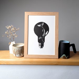 Stampa linoleografica fatta a mano Piccolo Gigante | Carta di cotone con o senza passepartout | A4 (21 x 29,7 cm) | Stampa balena in bianco e nero fatta a mano