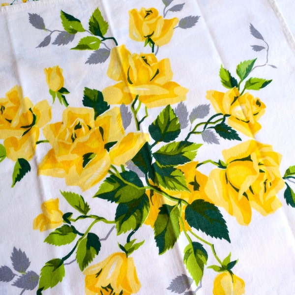 Vintage Wilendur Yellow Rose Tablecloth and 7 Napkins