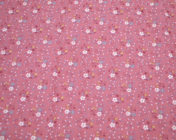 Vintage Fabric - Small White Daisy Flowers on Mauve Dusty Pink - Cotton ...