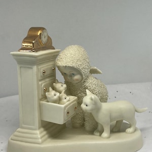 Vintage Retired Department 56 SNOWBABIES “Purr-fect Surprise” (2004) - no box
