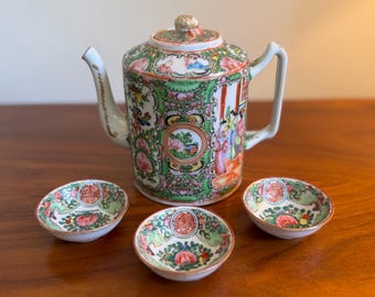 Juego de té chino antiguo con medallón de rosa / Tetera y tazas de porcelana de exportación del siglo XIX / Loza de Cantón Famille Rose / Artículos de té asiáticos de colección