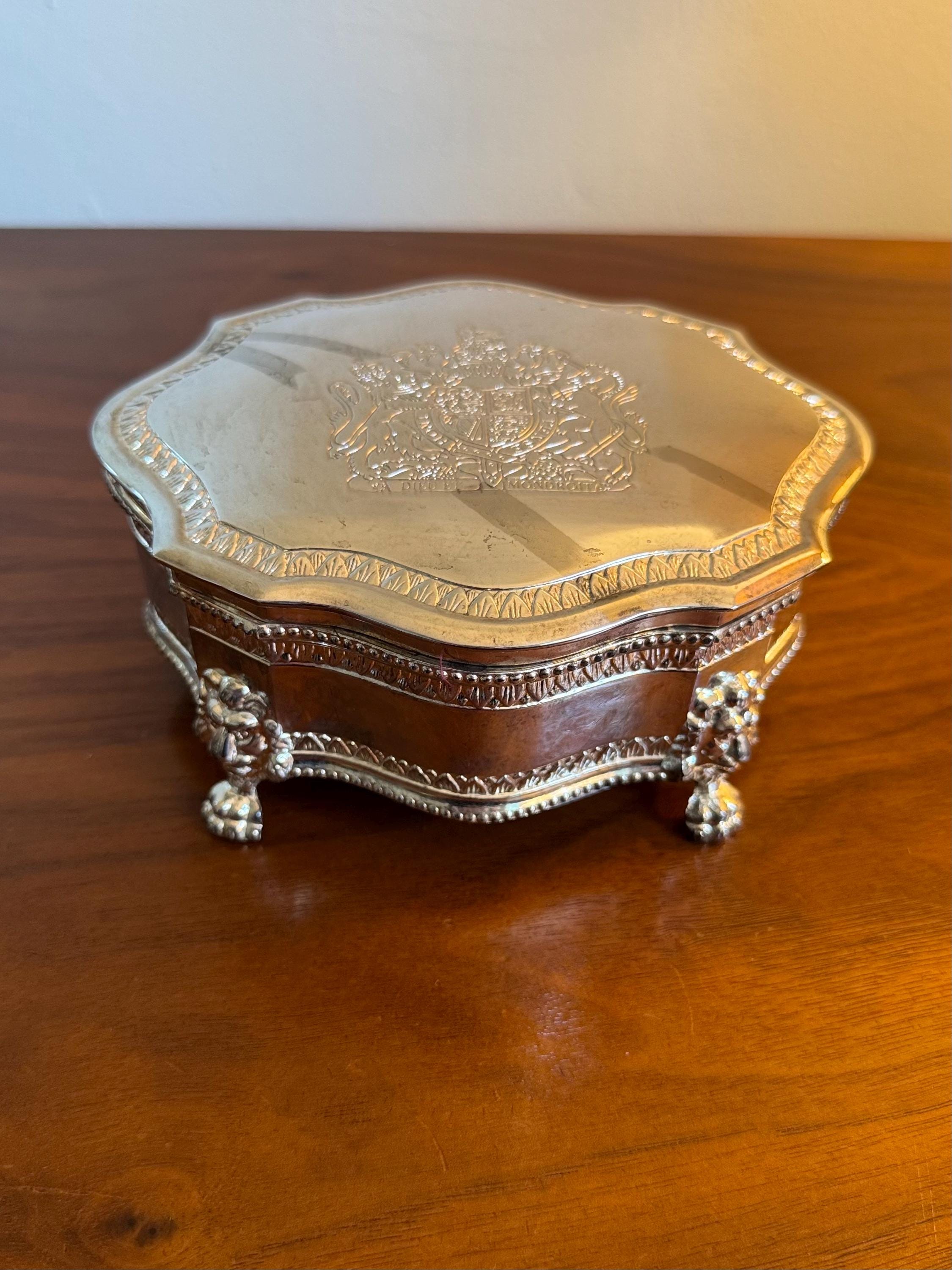 Lion crest box - Etsy 日本