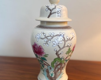 花柄のジンジャージャー ヴィンテージ磁器蓋付き花瓶 シノワズリー コテージコア装飾 寺院 開花するインドの木