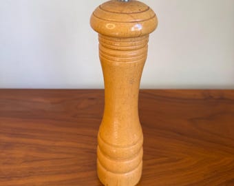 Vintage Olde Thompson Pfeffermühle aus Holz - Mid-Century Modern Kitchen Decor