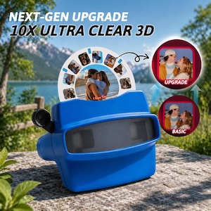Pode incluir: Um brinquedo View-Master azul com um carretel de fotos branco com várias imagens de um casal. O texto "NEXT-GEN UPGRADE 10X ULTRA CLEAR 3D" é exibido acima do brinquedo. Duas imagens circulares mostram as versões de atualização e básica.