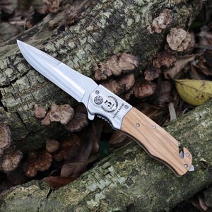 Monogrammed Pocket Knife–First Father’s Day Gift for Dad,Personalized Folding Knife with Engraving,gift for him, gift for uncle, Luxury gift