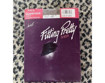 Barely There Hanes Fitting Pretty sheer queen 1X sandalfoot nylon pantyhose 751