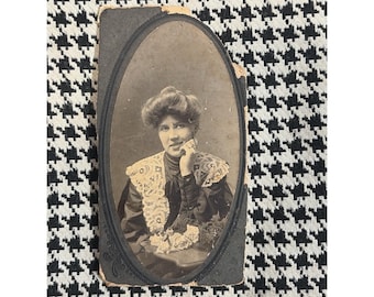 Antique Victorian Cabinet Card Photo Smiling Woman Lace Collar Portrait Unique