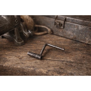 Vintage Metal Replacement Hand Crank 7/8" Square Socket L Shape Tool Part