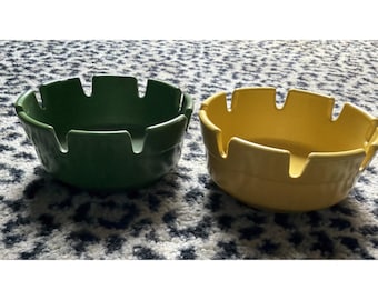 Ceniceros de melamina, lote de 2, línea GES, mediados de siglo, 8,9 cm (3 1/2"), amarillo verdoso, vintage.