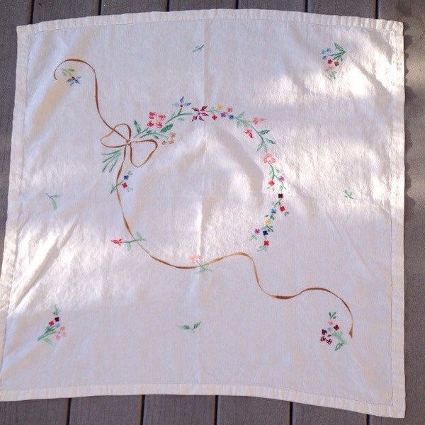 Beautiful Embroidered Flower Garland Tablecloth