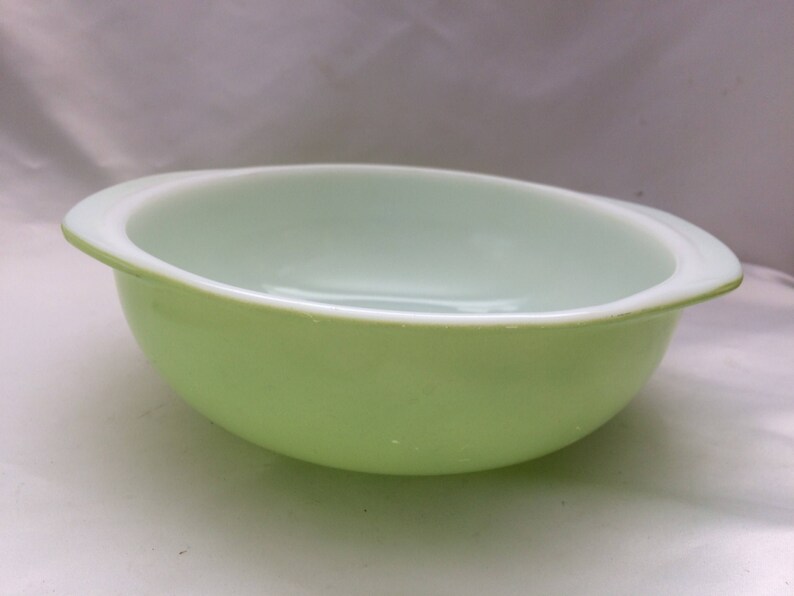 Vintage Lime Green Pyrex 2 Quart Casserole