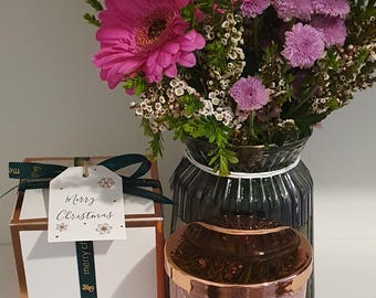 Pink Sugar Soy Candle: Eco-Friendly, Christmas Gift Box With Ribbon, Light Fragrance, Handmade in Australia.