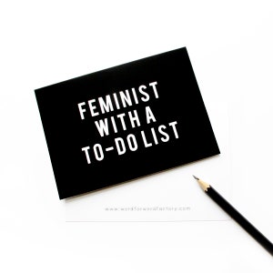 Féministe carte postale féministe avec une liste de faire