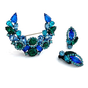 Vintage 1960s Signed WEISS Blue Green Halo Rhinestone Wreath Brooch Earrings Demi Parure Set