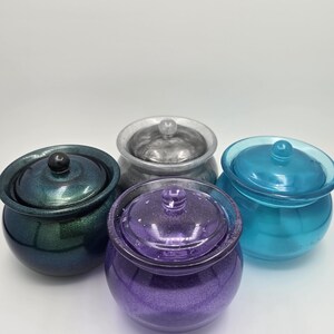 Small Round Jar with Lid, Decorative Storage, Custom Stash Jar, Resin Stash Jar, Resin Jar, Trinket Jar, Home Decor, Jewelry Jar, Catch All