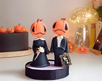 Eine elegante Figur zu Halloween, die zu Halloween dekoriert ist, in einem eleganten Stil gehalten und mit Porzellan verziert