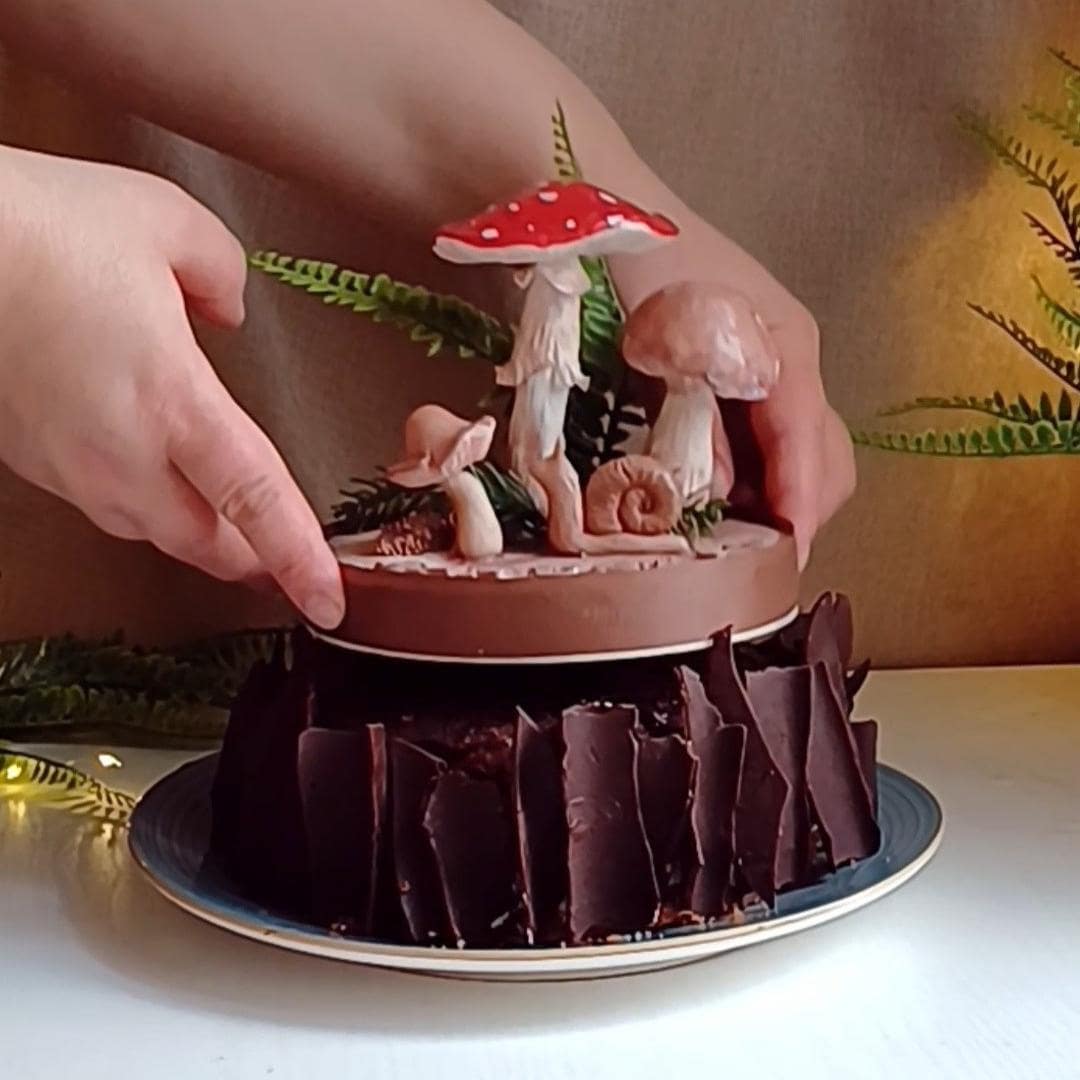 Wald Cake Topper personalisiert: Pilz Andenken aus Porzellan