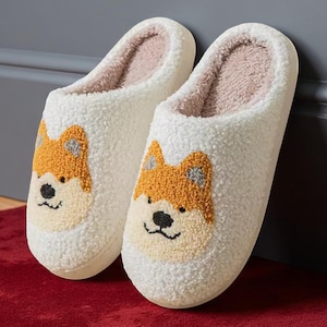 Cartoon Corgi Hausschuhe für Damen – Süße Winter-Plüschslipper für drinnen, Weiche Rutschfeste Flache Baumwollhausschuhe