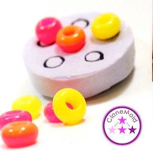 Molde de silicona para cuentas, forma redonda grande "FruitLoop"; abertura grande