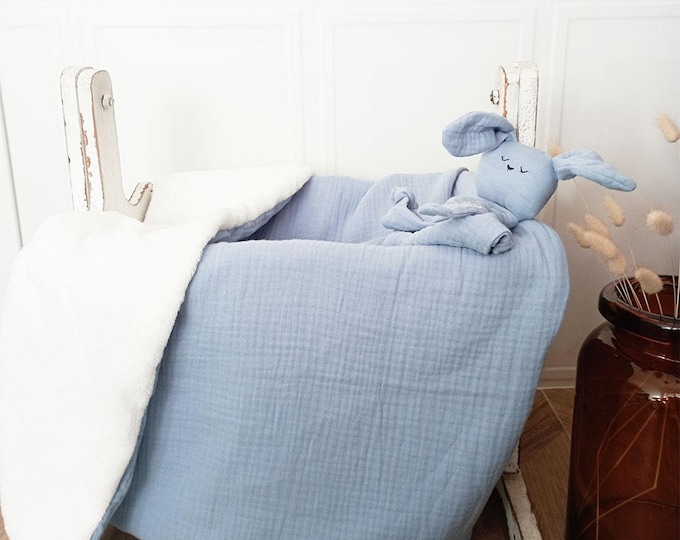 Soft muslin and fleece blanket for newborns, customizable with embroidered name, blue triple-layer muslin blanket for newborns