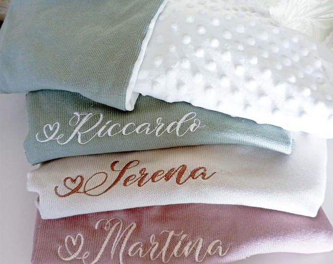 Knitted baby blanket with embroidered name, customizable baby blanket, warm blanket with embroidered name