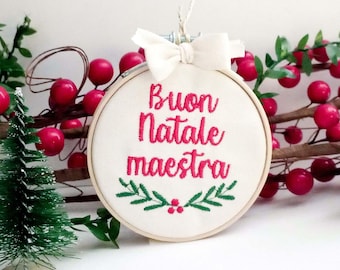 Gift idea for teachers, a bauble to hang on the Christmas tree as a keepsake, school or nursery with a customizable back.