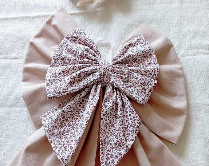Powder pink birth bow with cotton flowers, personalized with embroidered name