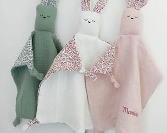 Dou-Dou in muslin and cotton with double-patterned flowers