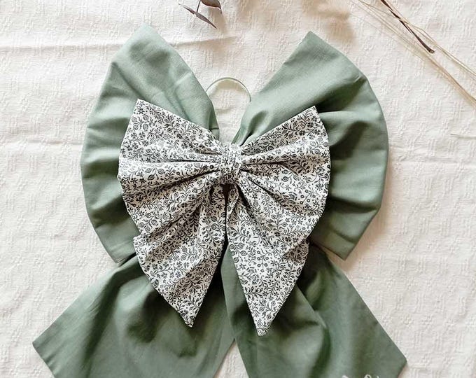 Sage green birth bow with cotton flowers, personalized with embroidered name