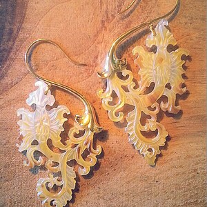 Gold Earrings Paisley image 2