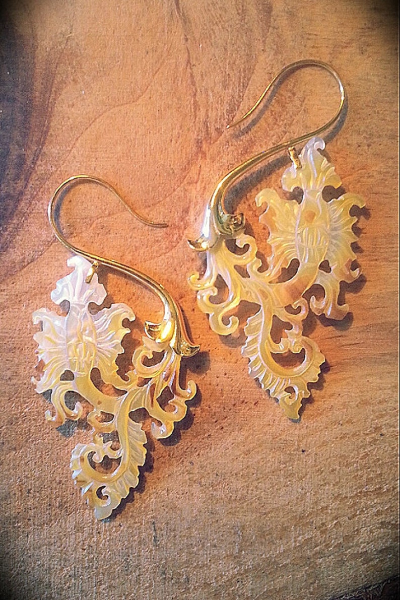 Gold Earrings Paisley image 2