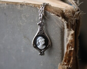 Victorian Cameo Necklace | Jane Austen