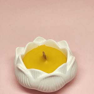 Handmade natural wax candle in a jesmonite tealight holder - Floral design