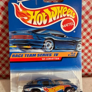 ホットウィール ‘63 CORVETTE RACE TEAM SERIES IV Hot Wheels Race Team Series IV Blue '63 Corvette Toy Car