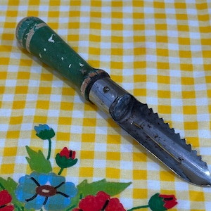 Vintage Green Peeler