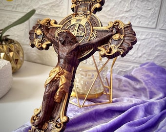 Rzeźbiony katolicki drewniany krucyfiks, dekoracja religijna do domu