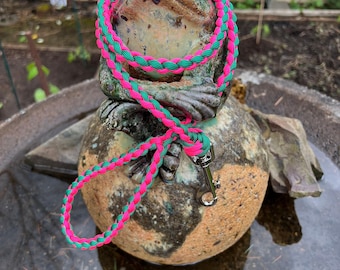 Braided Paracord Dog Leash: Lightweight, Custom Colors and Length